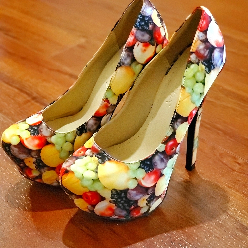High heels (pumps)